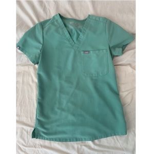 Figs One Pocket Scrub Top in Jade
